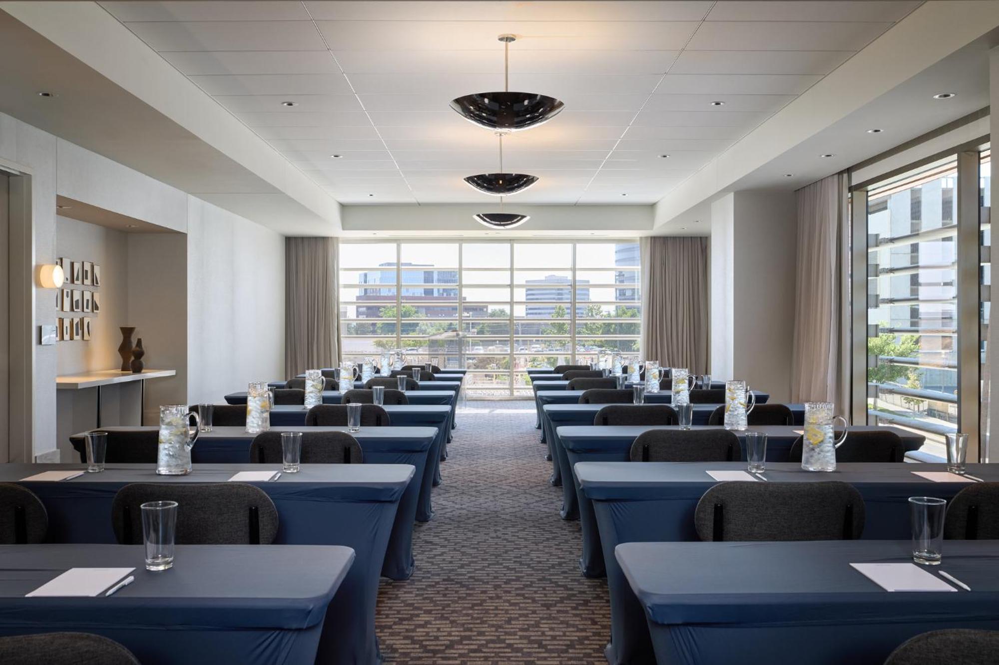 Kimpton Claret Hotel By Ihg Denver Exterior photo